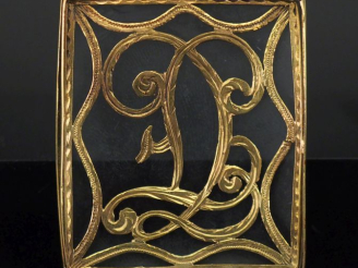 Vente aux enchères Pendentif porte-photo de forme rectangulaire en or jaune 585, à décor 