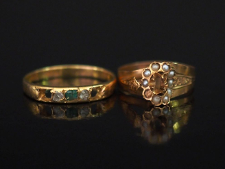 Vente aux enchères Ensemble comprenant :  - une bague jonc en or jaune 750, sertie de dia