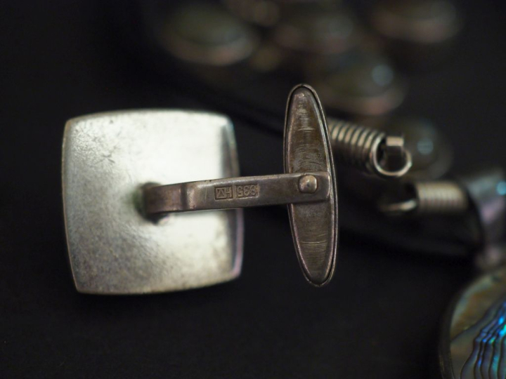 Ensemble comprenant cinq différents pendentifs en argent 925 et pierre