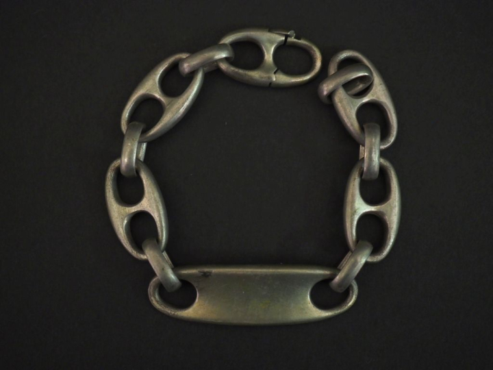 Gourmette en argent, maille marine. Long. 23 cm Poids. 68,27 g   