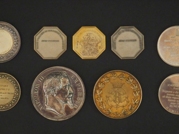 Ensemble comprenant :  - une médaille en argent "Corps législatif, ses