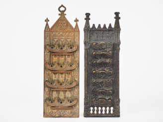 Vente aux enchères 2 différents porte-messages Napoléon III de style néogothique en bronz