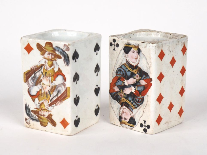 2 pots à moutarde de Dijon en porcelaine polychrome à décor de cartes 