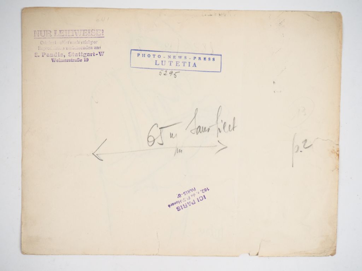 TETSU  "sans parole" Encre signée en bas Dim. 24 x 31 cm (petite déchi