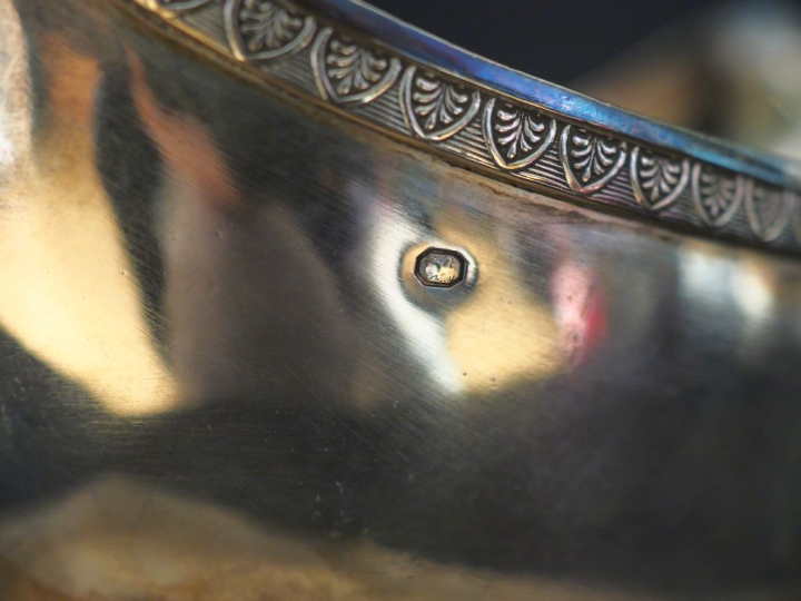 Saucière début XIXème en agrent 950, poinçon au 2ème Coq, à décor de f