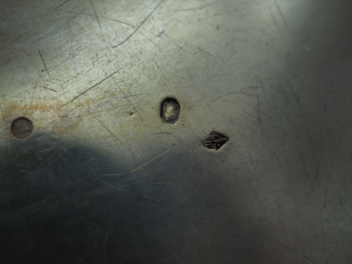 Petit plat ovale début XIXème en argent 950, poinçon au 2ème Coq, à dé