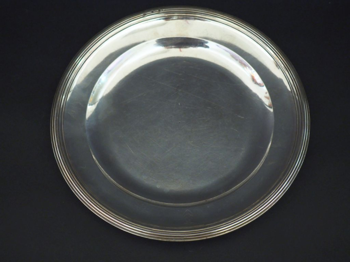 Plat rond début XIXème en argent 950, poinçon au 2ème Coq, modèle à fi