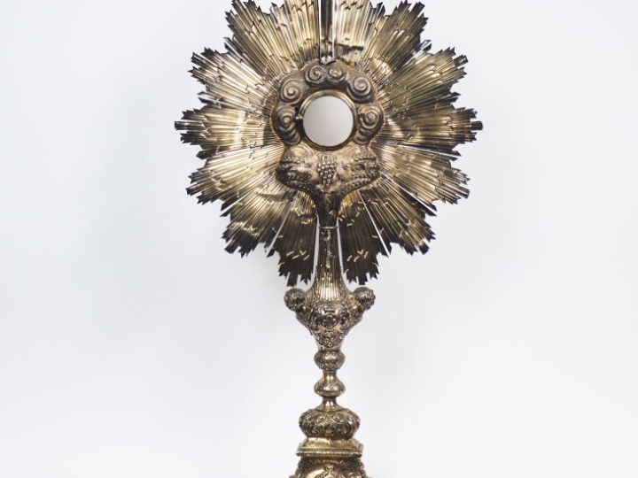 Grand ostensoir en vermeil 925, poinçon Minerve, motif central rayonna