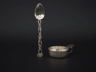 Vente aux enchères Taste vin en argent lisse 925, poinçon Minerve. H. 3,2 cm Long. 9,8 cm
