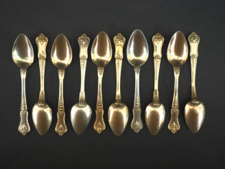 Vente aux enchères Suite de dix petites cuillères de style Louis XV en vermeil 925, poinç