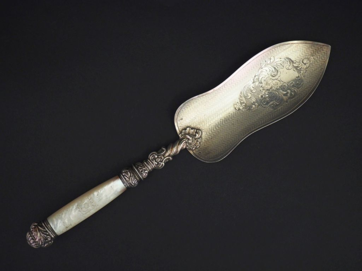 Pelle à tarte Napoléon III de style louis XV en argent 925, poinçon Mi