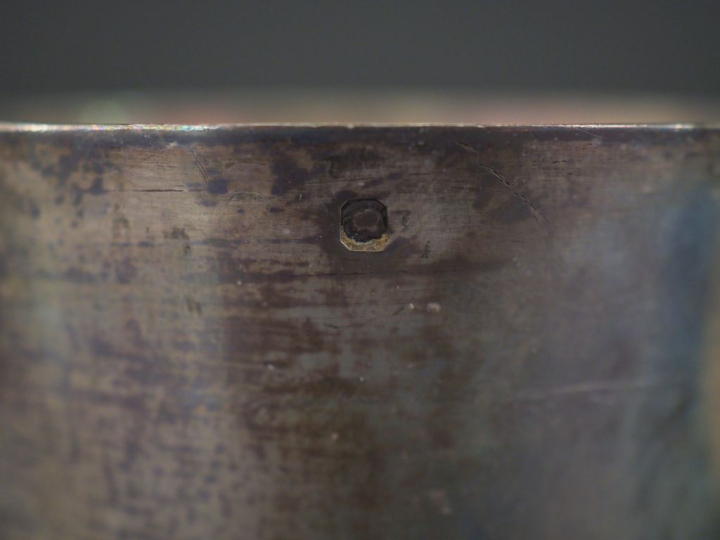 Timbale en argent lisse 925, poinçon Minerve, à décor d'une frise de c