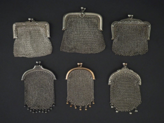 Vente aux enchères Six différentes bourses en argent. Poids. 199 g   