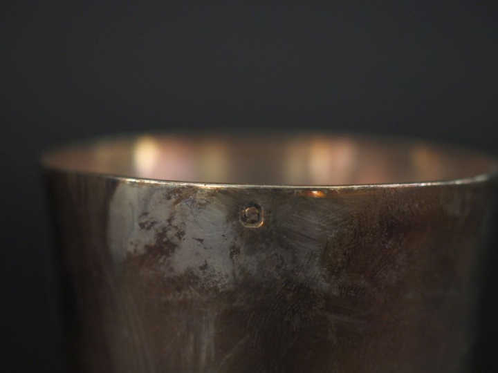 Ensemble comprenant :  - une timbale en argent 925, poinçon Minerve, à