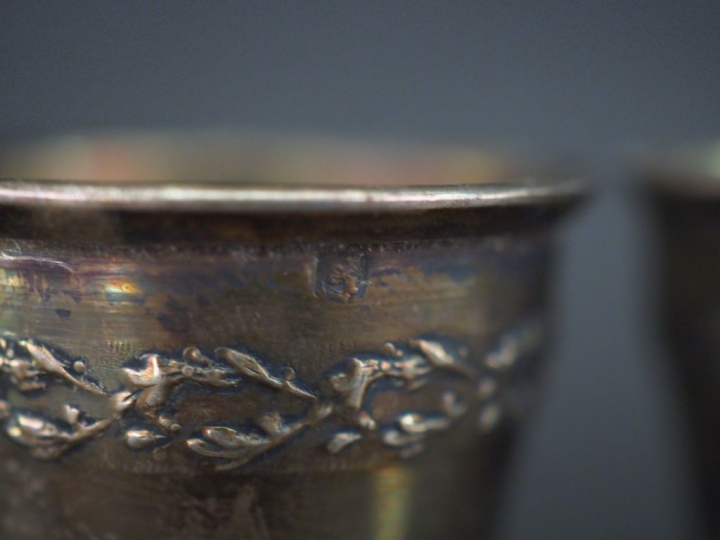 Suite de six verres à liqueur en argent 925, poinçon Minerve, à décor 