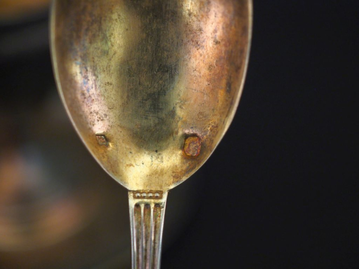 Coquetier de style Louis XVI en argent 925, poinçon Minerve, à décor d