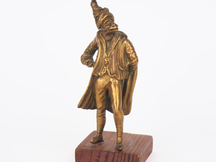 Sujet XIXème en bronze "le singe aux binocles". H. 13 cm