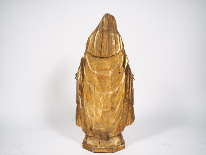 Ecole française fin XVIIIème début XIXème. Sculpture en bois doré "Sai