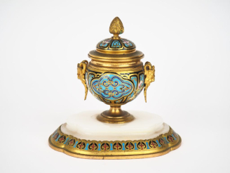 Vente aux enchères Barbedienne (attribué à) Encrier Napoléon III en bronze doré et émaux 