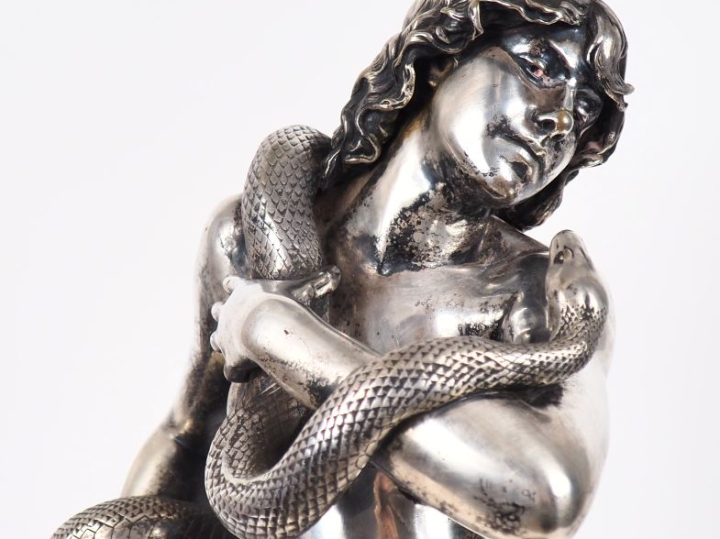 J. ANTOINE IDRAC. "Salammbô" Sculpture en bronze argenté, fonte Thieba