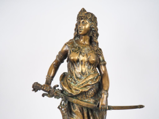 Vente aux enchères Ch. LEVY.  "Salomé" Sculpture en bronze  Signée  (dépatinée) H. 85 cm