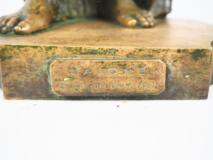 Ch. LEVY.  "Salomé" Sculpture en bronze  Signée  (dépatinée) H. 85 cm