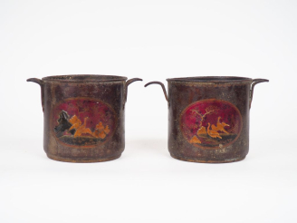 Vente aux enchères Paire de rafraichissoirs XVIIIème en tôle laquée polychrome à décor da