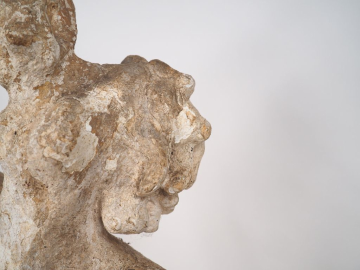 Fontaine en pierre XVIIème "triton". H. 91 cm