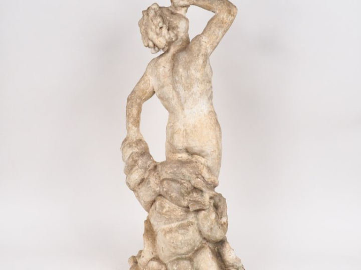 Fontaine en pierre XVIIème "triton". H. 91 cm