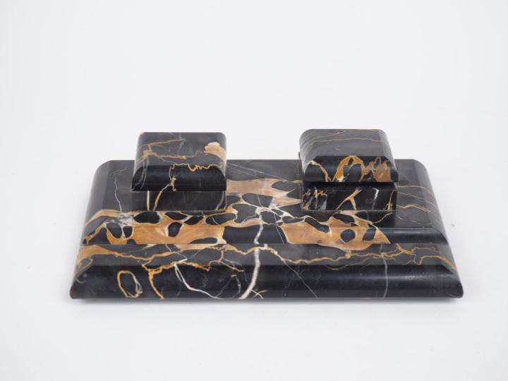 Encrier Art Déco en marbre portor. Dim. 7 x 24 x 15 cm
