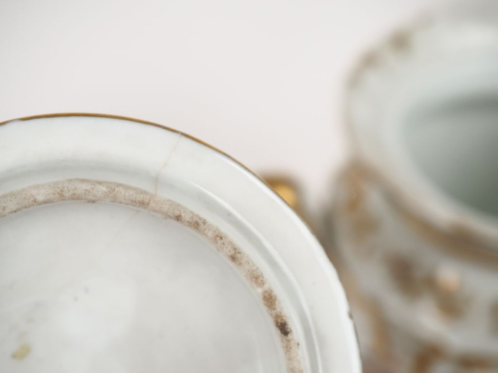 Service à thé Napoléon III en porcelaine de Paris, à décor de personna