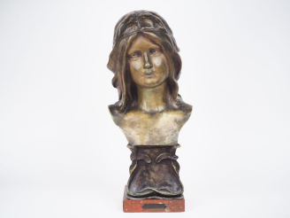 Vente aux enchères LILLI FINZELBERG. Sculpture Art Nouveau en stuc patiné à l'imitation d