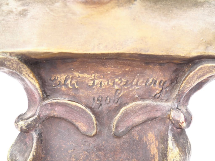 LILLI FINZELBERG. Sculpture Art Nouveau en stuc patiné à l'imitation d