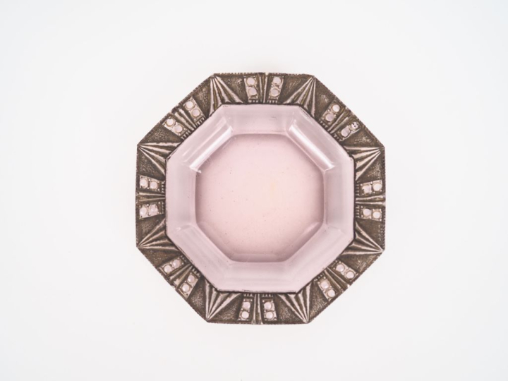 Coupelle Art Déco en verre translucide lègèrement teinté de mauve à dé