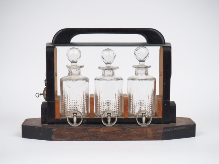 Cave à liqueur Art Déco en palissandre, bois noirci et cristal, flacon