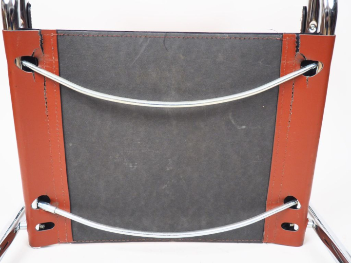 Matteo GRASSI. Suite de 6 chaises design en métal chromé. Signées. (us