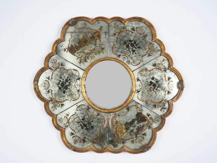 Miroir des années 60 en verre de Venise en forme de fleurs. (petits ac