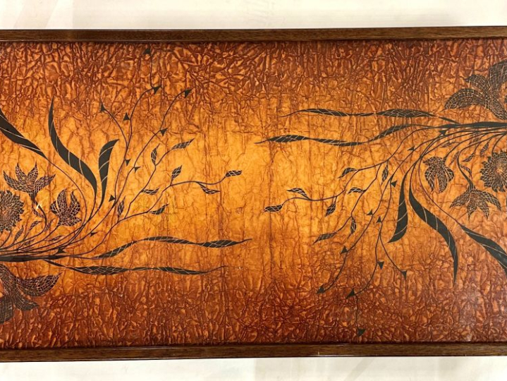 POIGNANT.  Table basse. Signée.  Dim. 33 x 120 x 60 cm