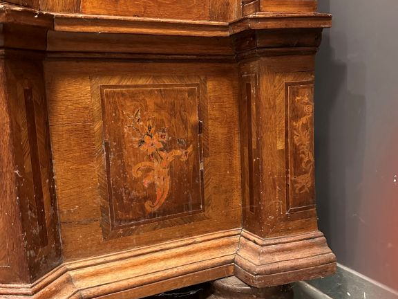 Exceptionnelle armoire alsacienne XVIIIème en noyer, placage de noyer 