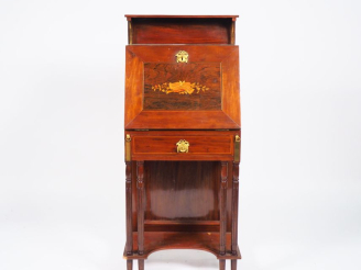 Vente aux enchères Billet doux de style Louis XVI en marqueterie, à décor de partitions e