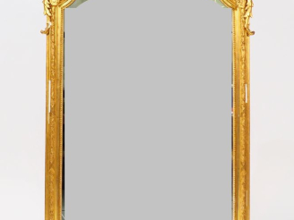 Vente aux enchères Glace de cheminée Napoléon III de style Louis XVI, en bois et stuc dor