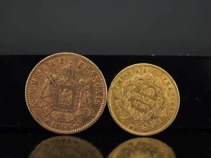 Ensemble comprenant :  - une pièce de 20 Francs or, 1866-A - une pièce