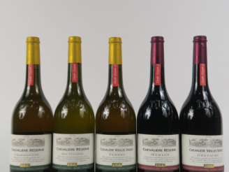 Vente aux enchères 5 BOUTEILLES DOMAINE LA CHEVALIÈRE PAYS D'OC 1995 - CBO - (2 ROUGE/3 B
