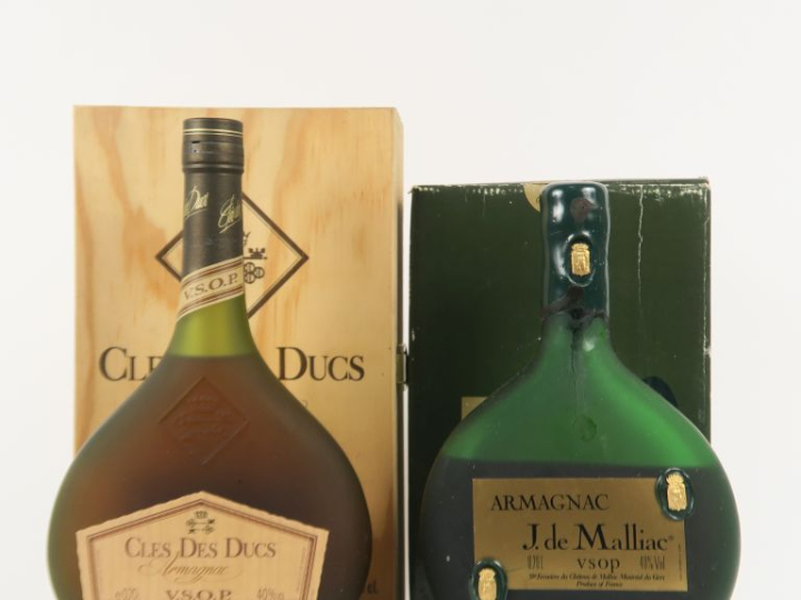 2 BOUTEILLES ARMAGNAC : 1 CLES DES DUCS 'V.S.O.P.'  COFFRET - 1 J. DE 