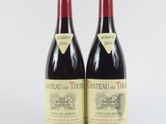 Vente aux enchères 2 BOUTEILLES CHÂTEAU DES TOURS EMMANUEL RAYNAUD CÔTES DU RHÔNE - 2016 