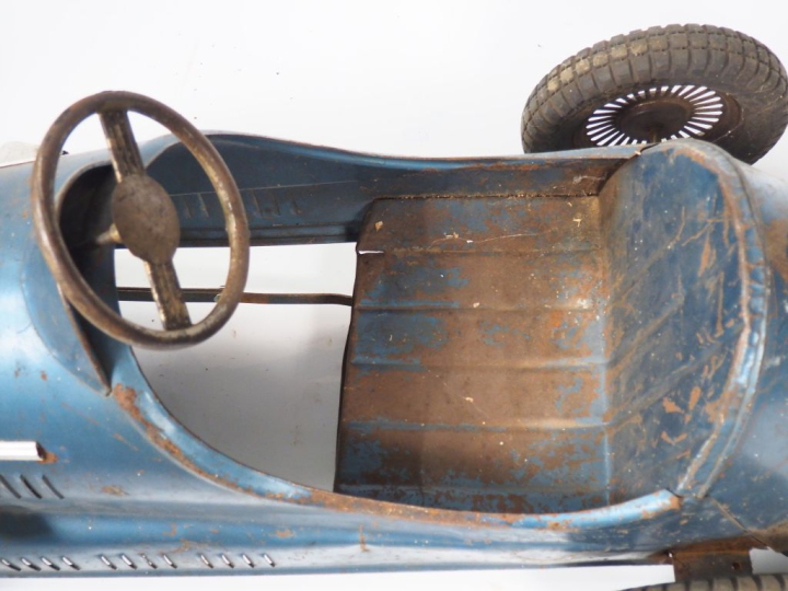 TALBOT GRAND-PRIX.  Voiture à pédales. Dim. 54 x 125 x 40 cm. (sans le