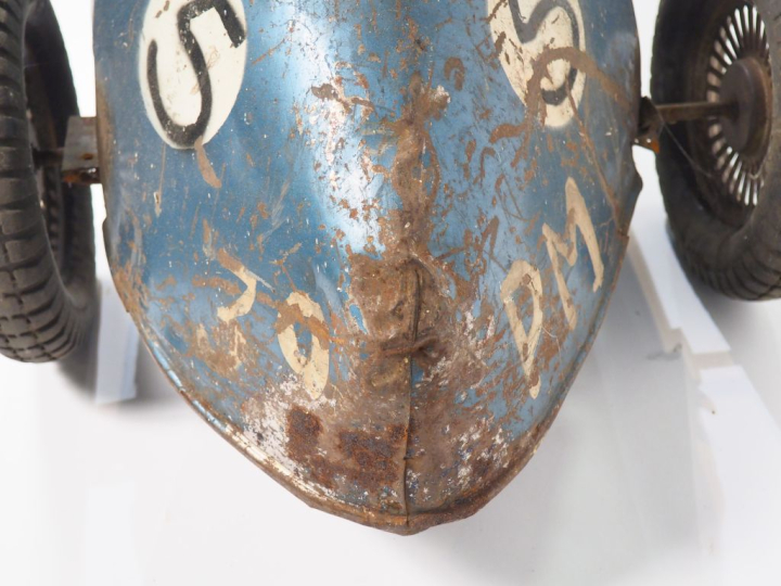 TALBOT GRAND-PRIX.  Voiture à pédales. Dim. 54 x 125 x 40 cm. (sans le