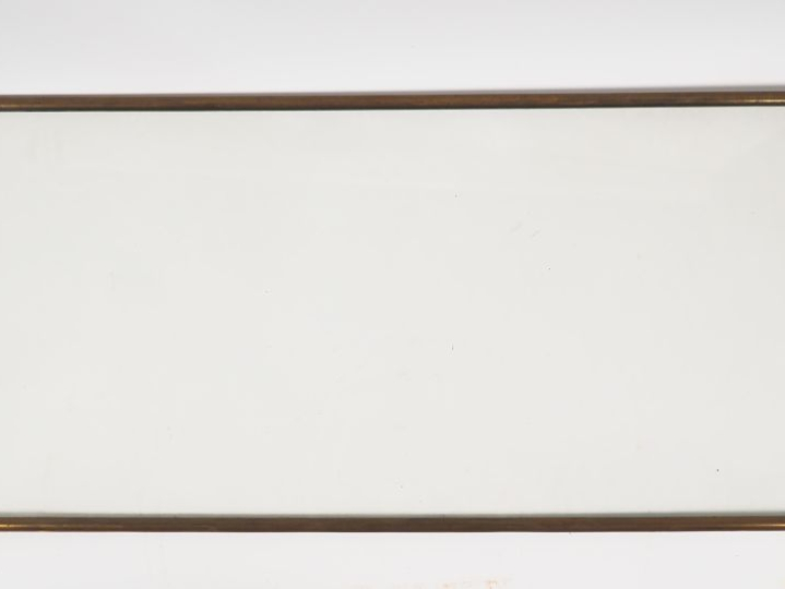 Pare-brise d'automobile. Dim. 50 x 121 cm.