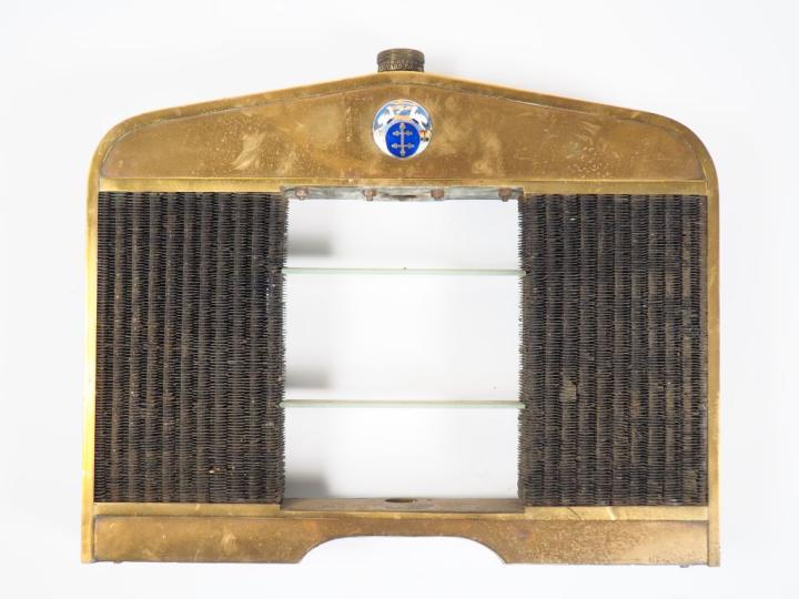 LIOTARD FRERES.  Radiateur automobile n°3204. Dim. 62 x 78 x 12 cm. (é