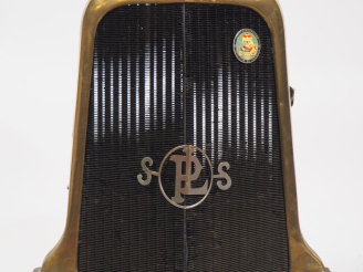 Vente aux enchères Radiateur automobile. Dim. 78 x 67 x 24 cm.